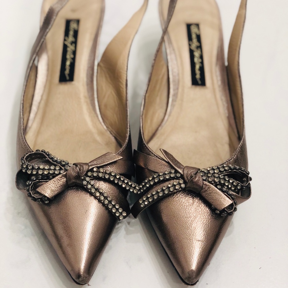 Beverly Feldman. Slingback pointed shoes